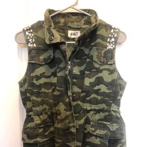 Jolt Rhinestone Camouflage Vest, Size Small